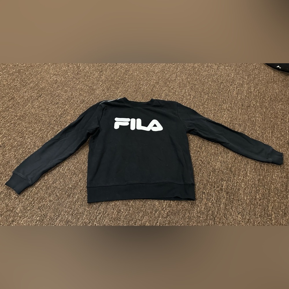 EUC FILA sweatshirt M blk casual warm active athletic crewneck women  pull over